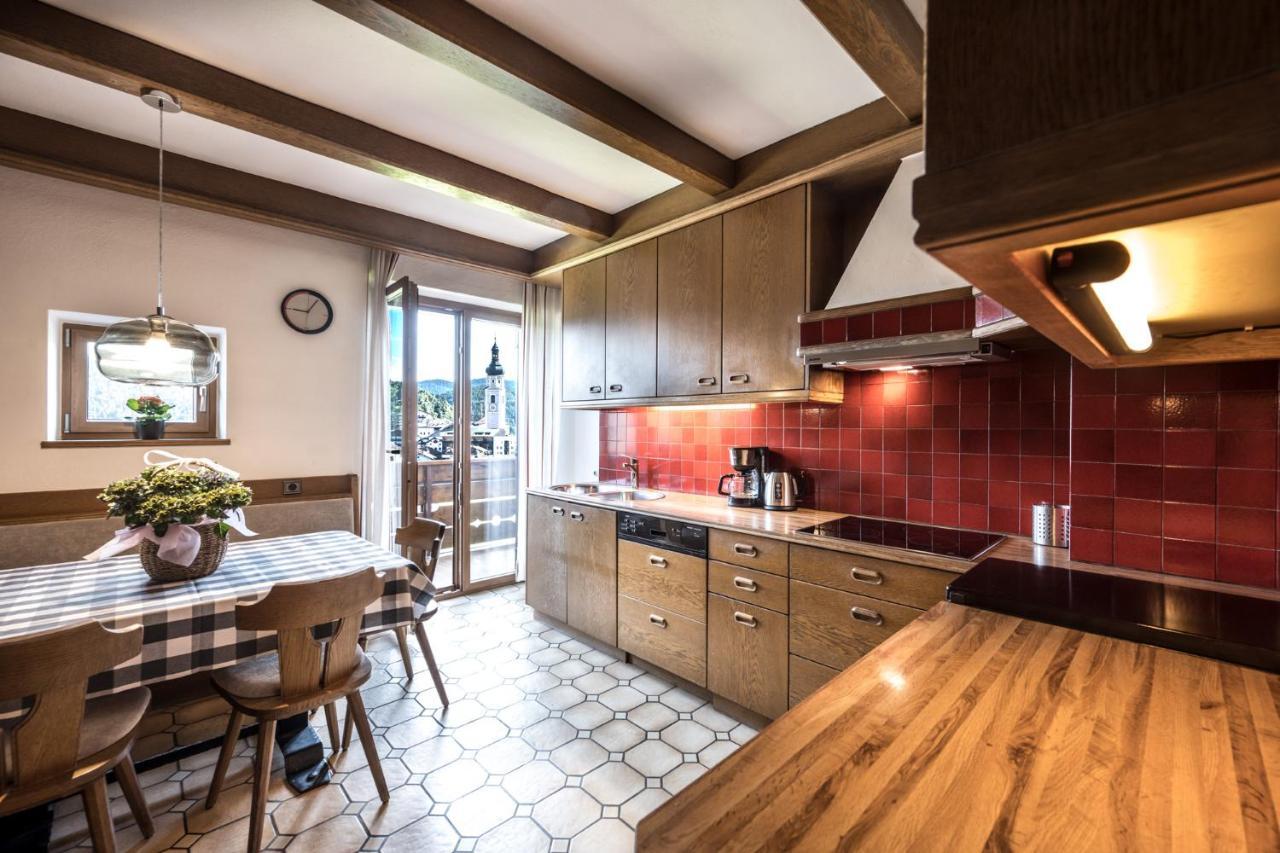 Apartments Sayonara Кастелрото Екстериор снимка