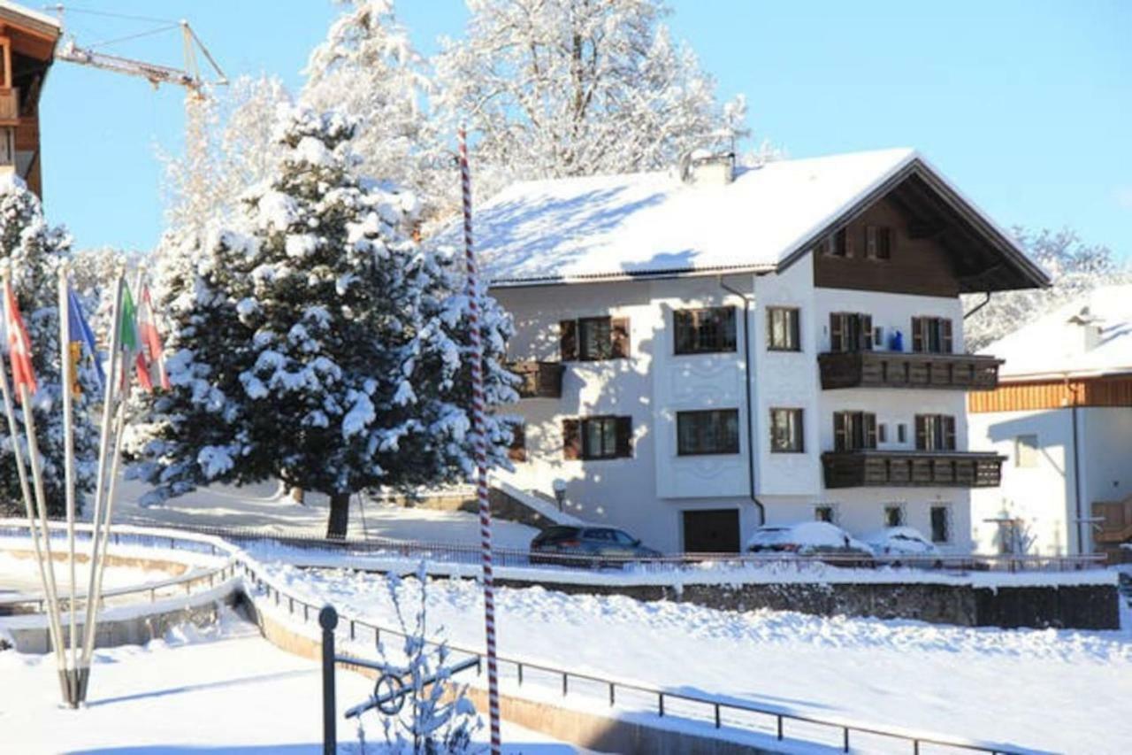 Apartments Sayonara Кастелрото Екстериор снимка
