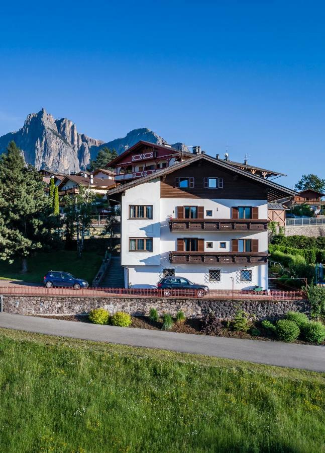 Apartments Sayonara Кастелрото Екстериор снимка